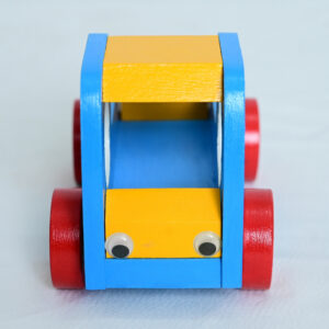 Brinquedo decorativo em madeira