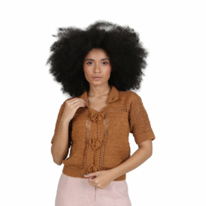 Blusa de Crochê Feita à Mão com Botões – Leve e Exclusiva